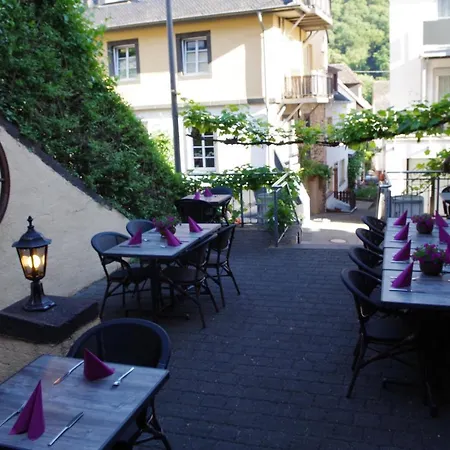 Gasthof Gast Und Weinhof Beim Schneemann Valwig