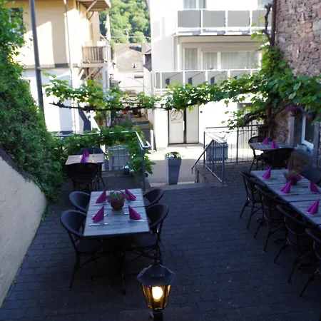 Gast Und Weinhof Beim Schneemann Gasthof 3*