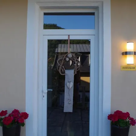 Gasthuis Gast Und Weinhof Beim Schneemann Valwig