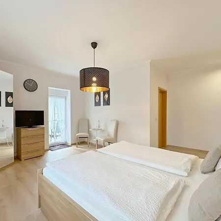 Gast Und Weinhof Beim Schneemann Guest house Valwig