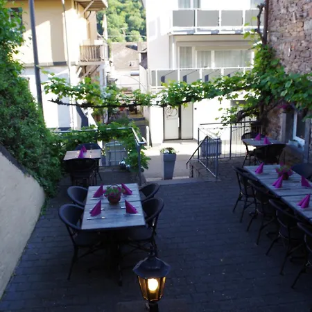 诗尼曼加斯特与韦恩霍夫旅馆 招待所 3*