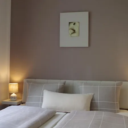 Gast Und Weinhof Beim Schneemann Valwig