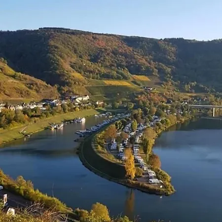 Gast Und Weinhof Beim Schneemann