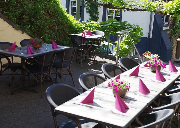 诗尼曼加斯特与韦恩霍夫旅馆