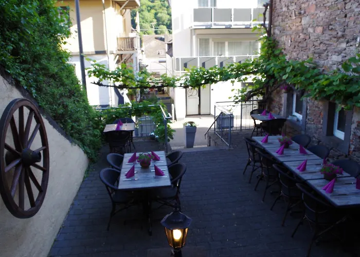 诗尼曼加斯特与韦恩霍夫旅馆 招待所 3*